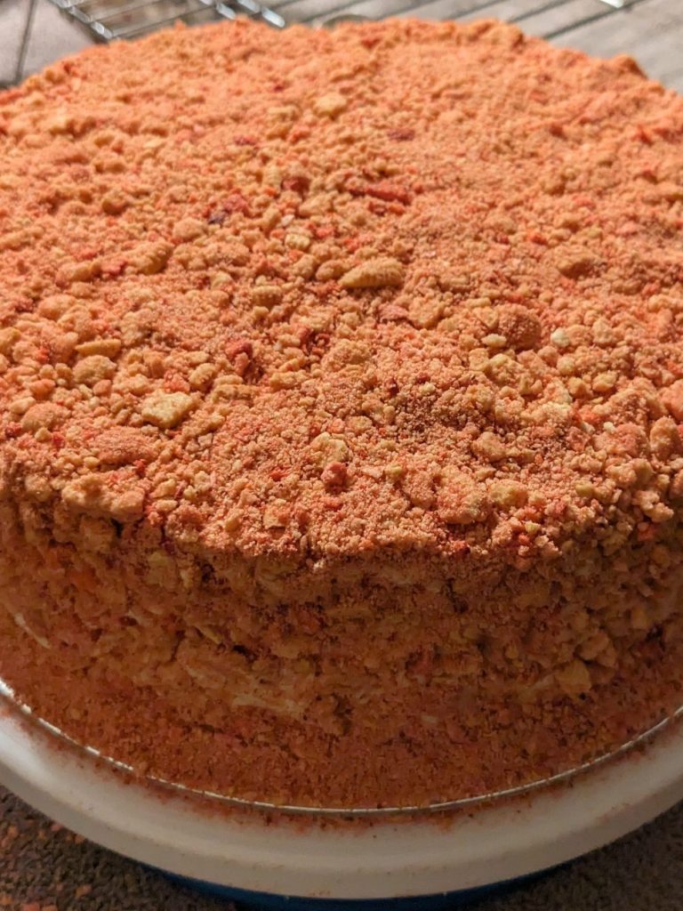 Strawberry crunch cake 